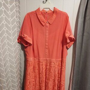 Additionelle pink midi dress with floral lace